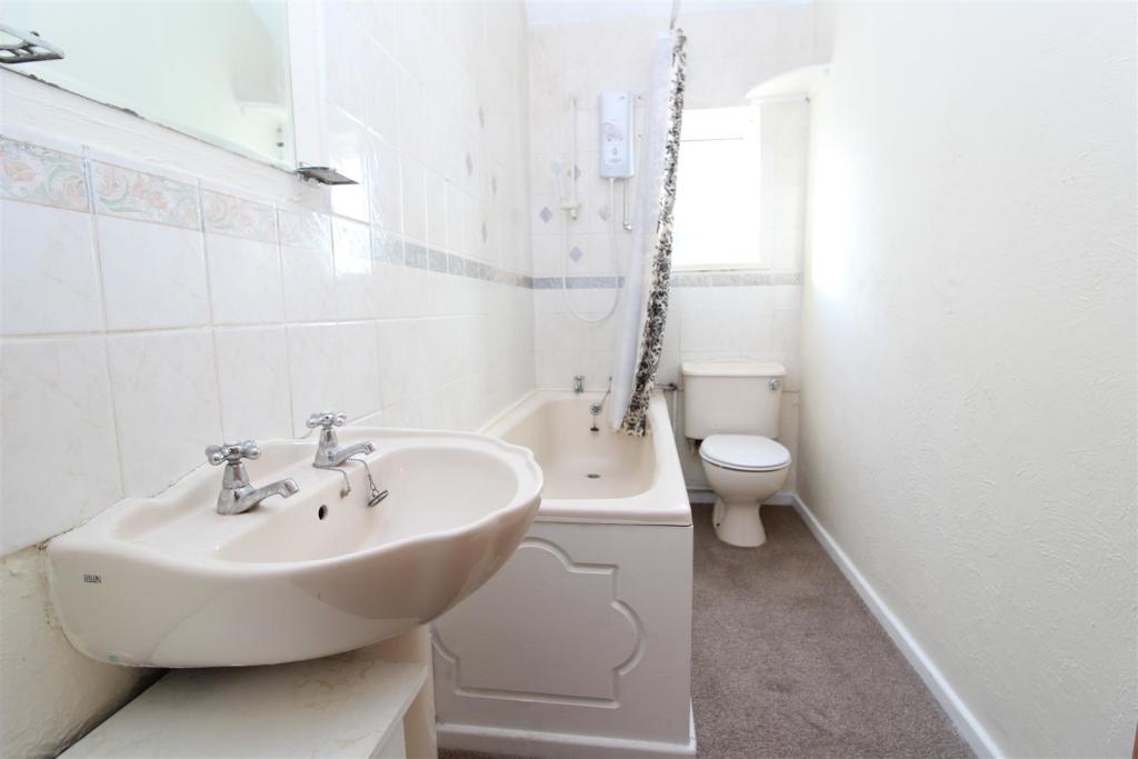 3 bedroom terraced house for sale in Park Road, Tanyfron, Wrexham, LL11