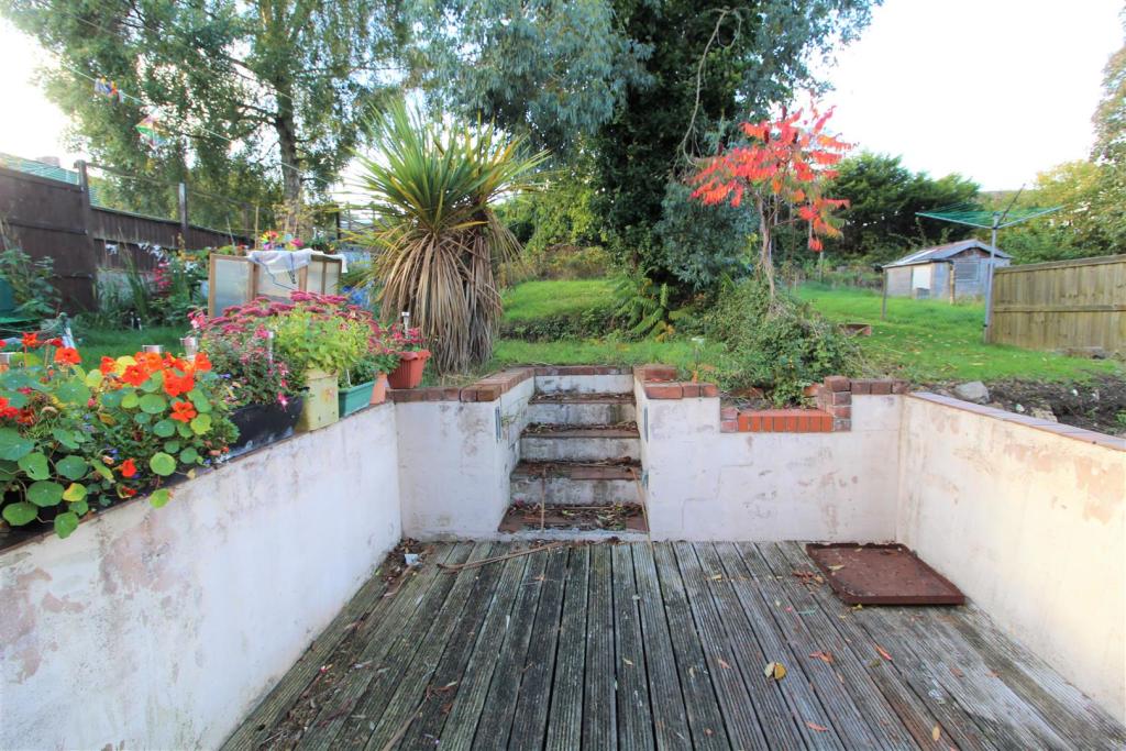 3 bedroom terraced house for sale in Park Road, Tanyfron, Wrexham, LL11