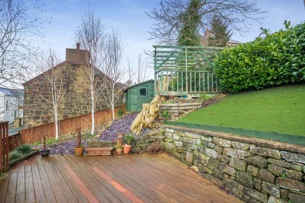 3 bedroom detached house for sale in Middle Road, Coedpoeth, Wrexham, LL11