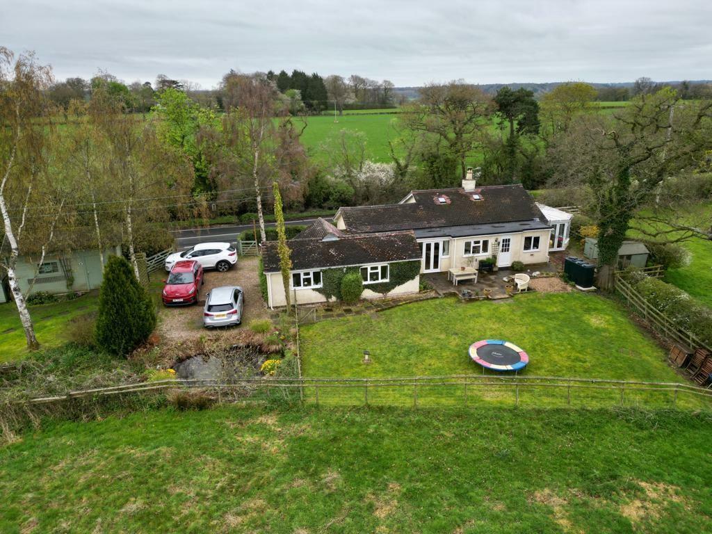 4 bedroom detached bungalow for sale in Kiln Lane, Cross Lanes, Wrexham