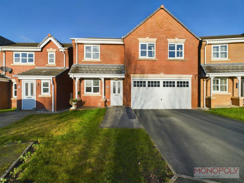 4 bedroom detached house for sale in Gorse Close, Ruabon, Wrexham, LL14