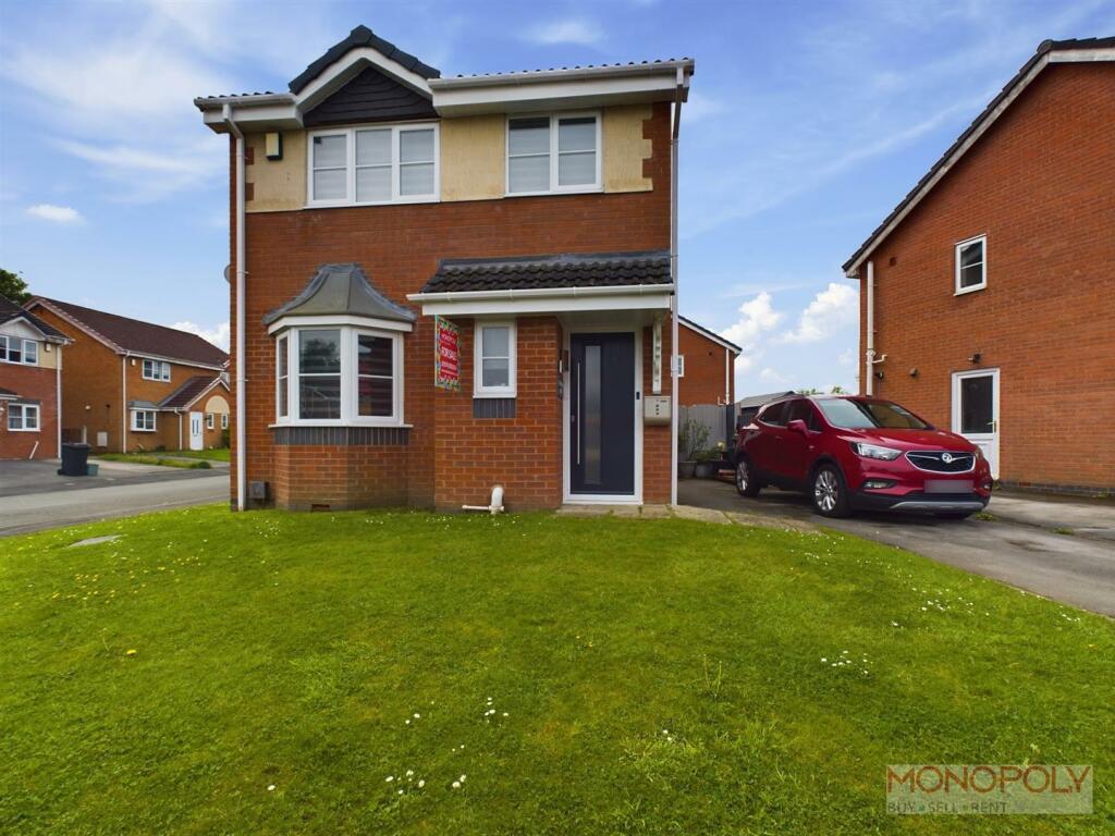3 bedroom detached house for sale in Newquay Drive, Wrexham, LL13
