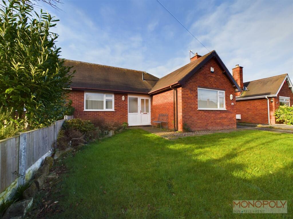 4 bedroom semidetached bungalow for sale in Hollyfield, Gresford