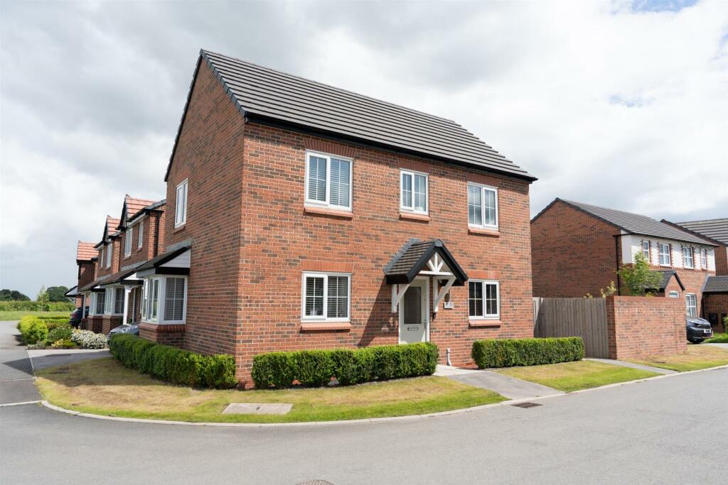 3 bedroom detached house for sale in Parker Court, Llay, Wrexham, LL12