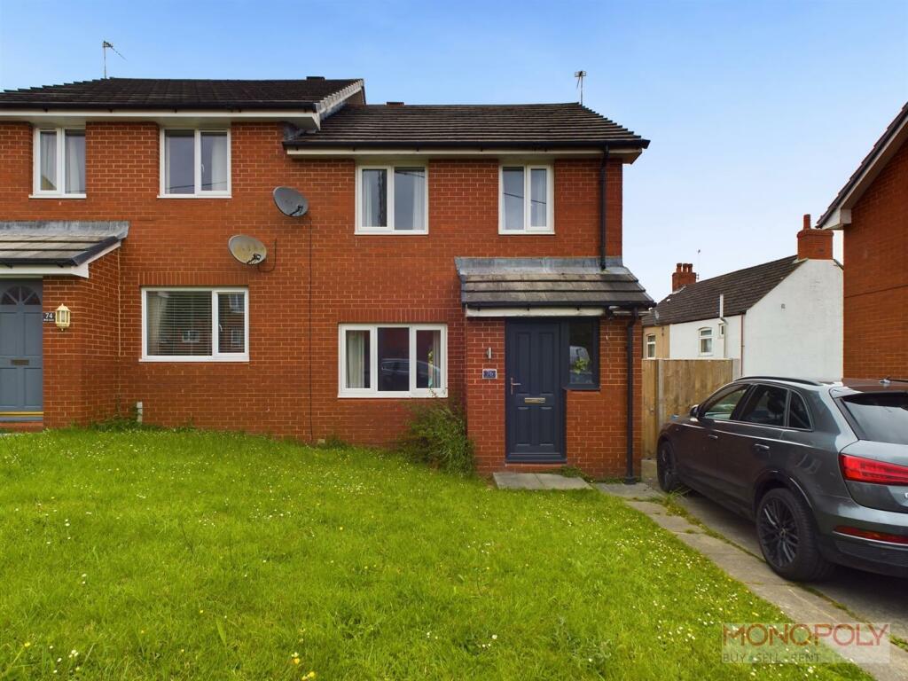 2 bedroom semidetached house for sale in Bank Street, Ponciau, Wrexham, LL14