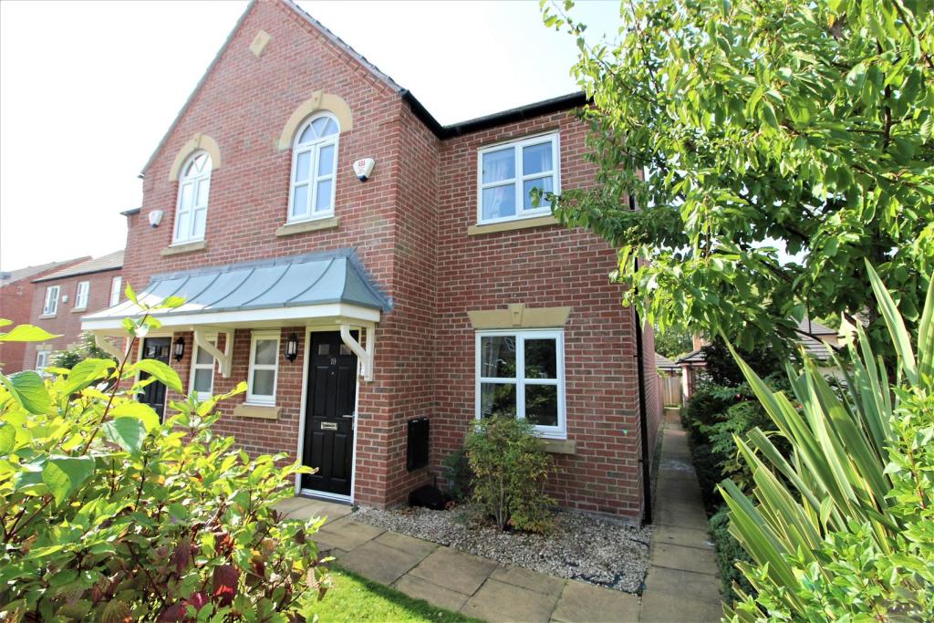 3 bedroom semidetached house for sale in Henka Road, Penley, Wrexham, LL13