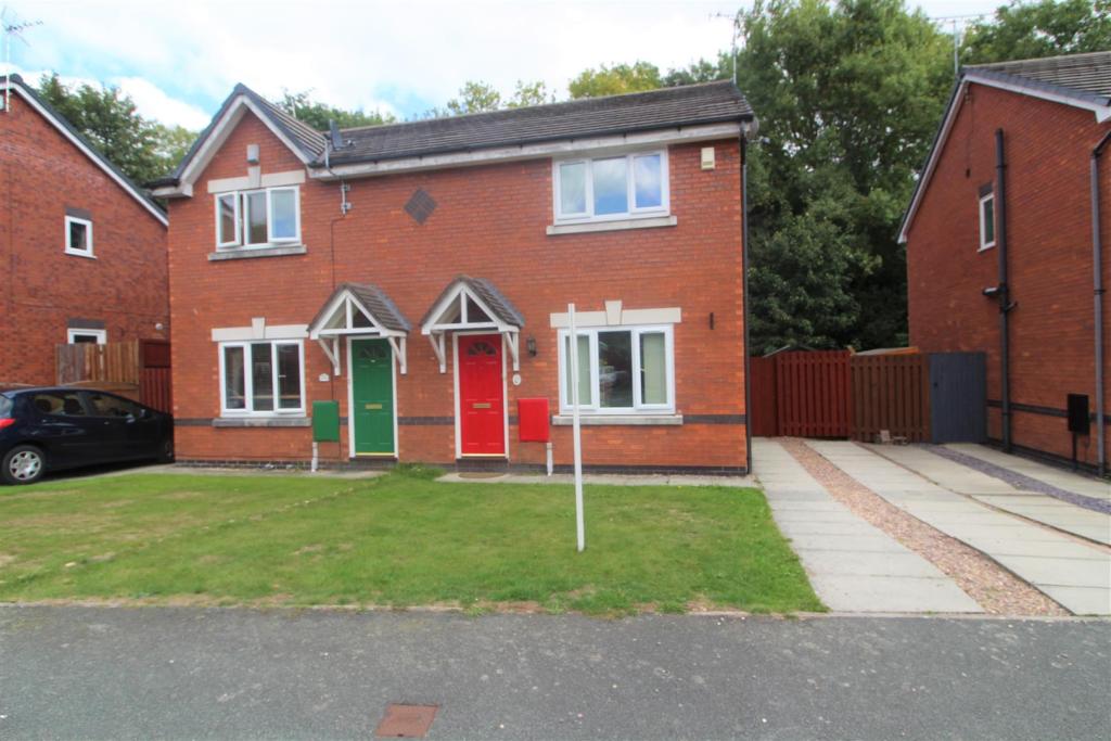 3 bedroom semidetached house for sale in Moss Valley Road, New