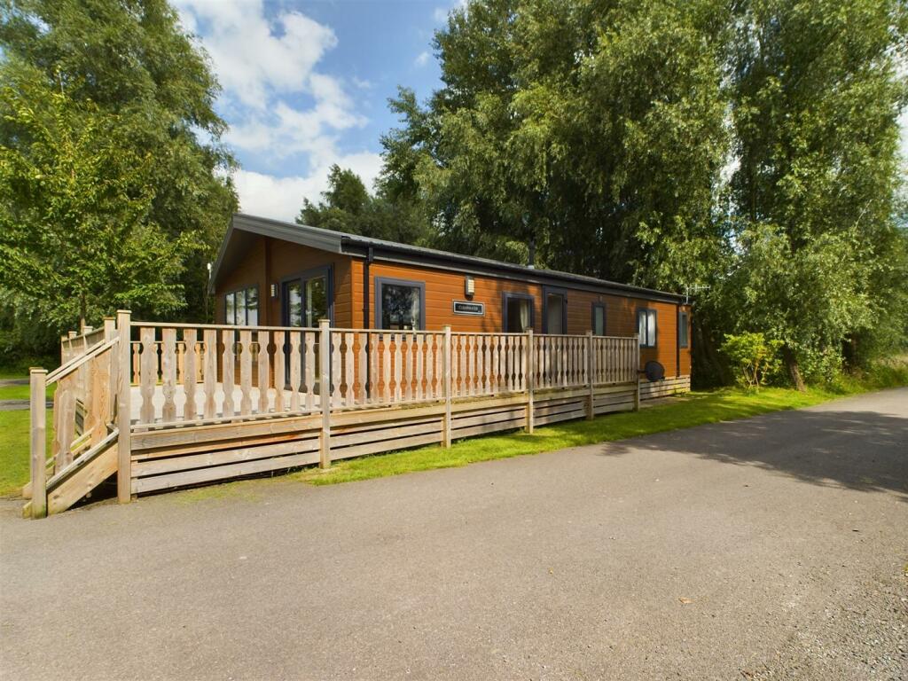 3 bedroom lodge for sale in Borwick Lane, Dock Acres, Carnforth, LA6