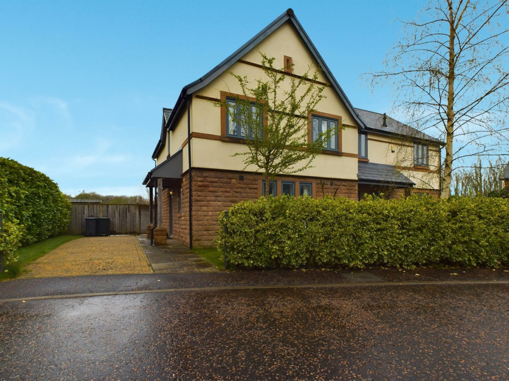 3 bedroom semidetached house for sale in Kershaw Drive, Lancaster, LA1