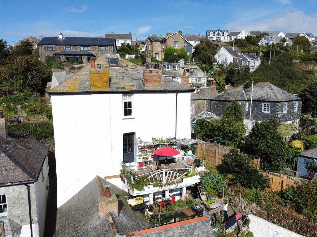 6 bedroom detached house for sale in Port Isaac, Cornwall, PL29