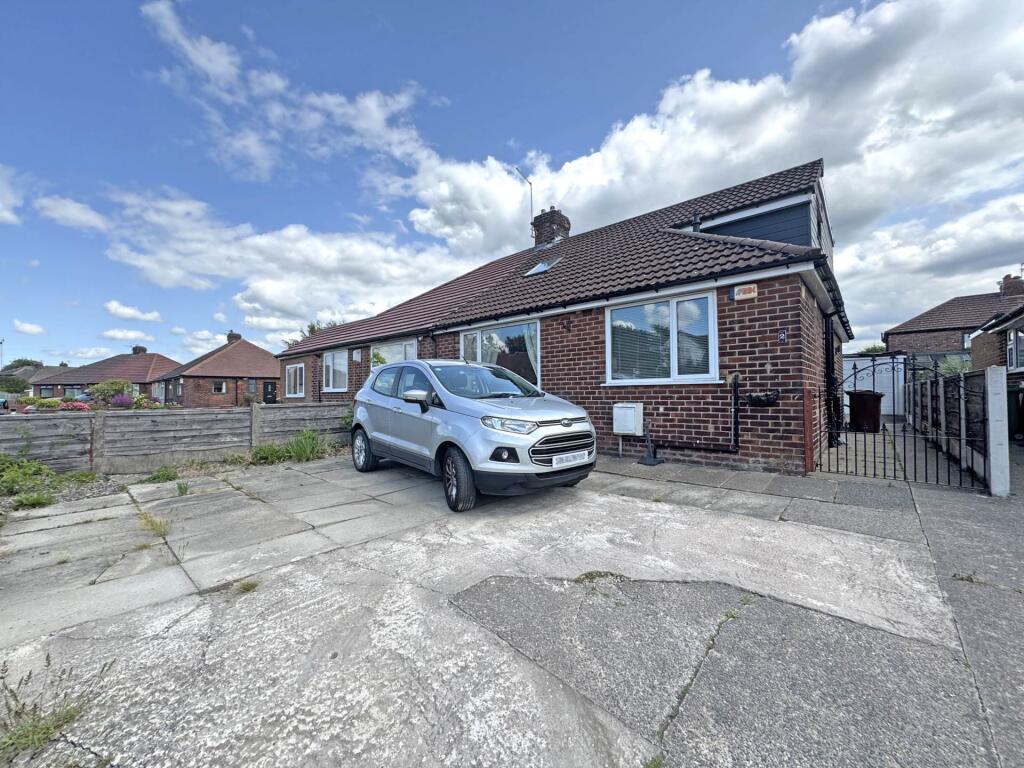 Main image of property: Merton Grove, Chadderton