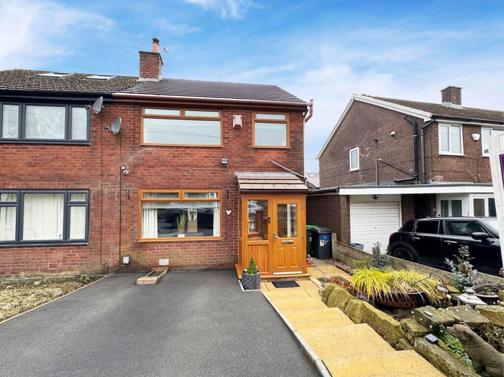 3 bedroom semi-detached house