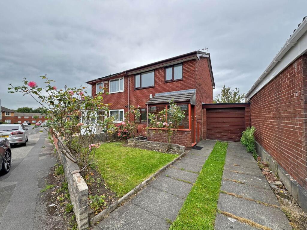 Main image of property: Old Lane, Chadderton