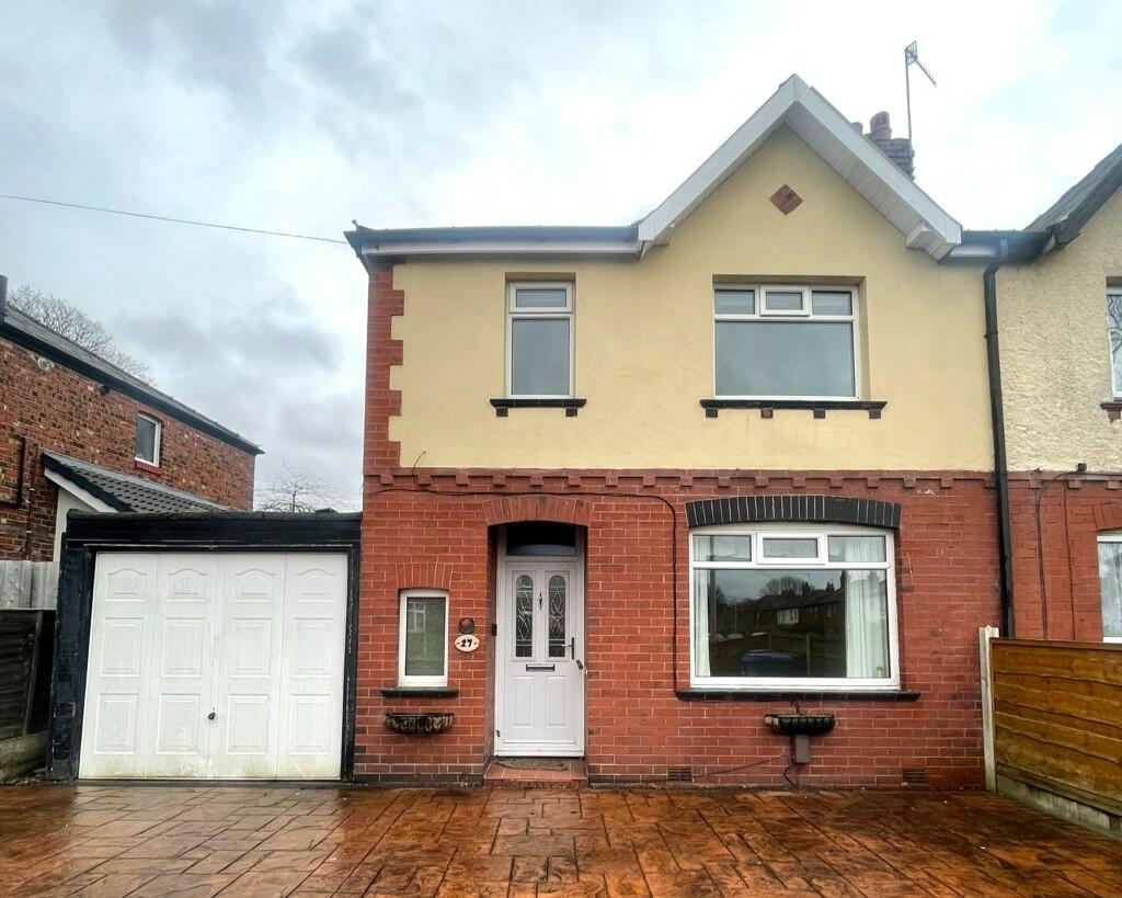 3 bedroom semidetached house for sale in Waterloo Road, Romiley
