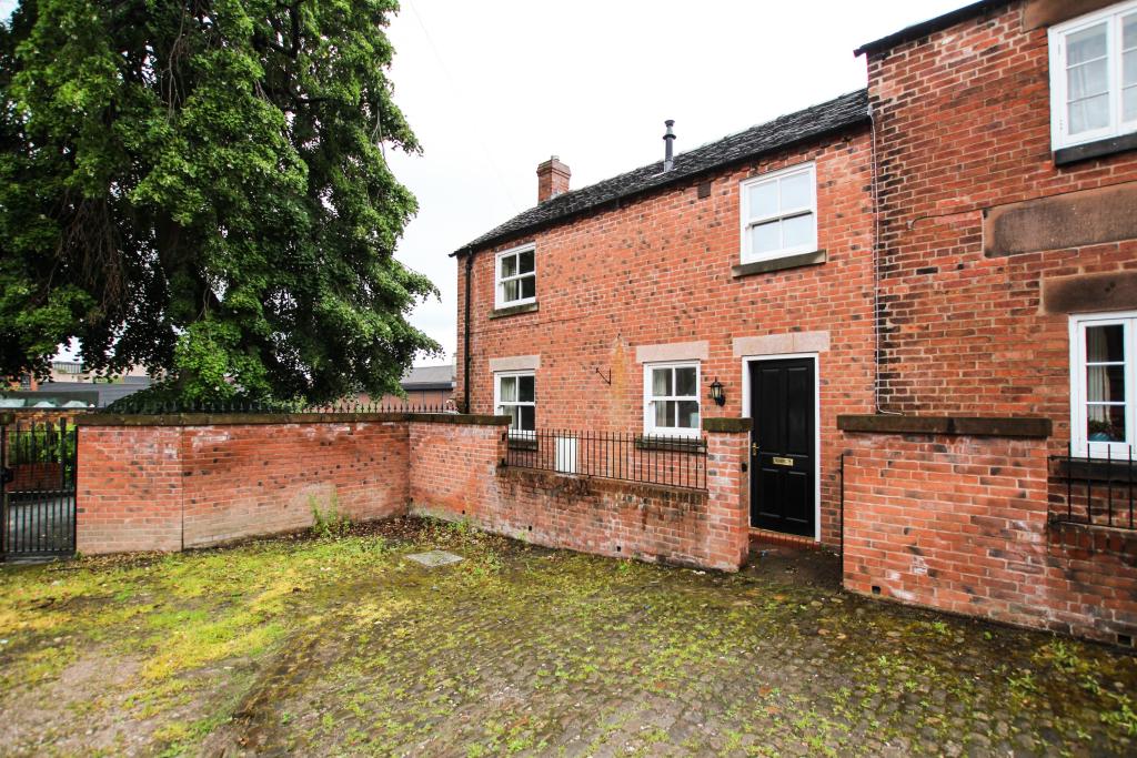 1 bedroom cottage for rent in Pickwood Road, Leek, ST13 5SN, ST13