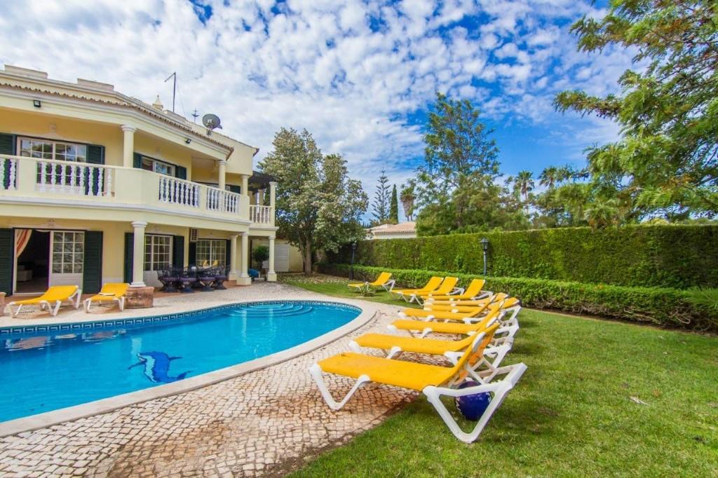 4 bedroom detached villa for sale in Alvor, Algarve, Portugal
