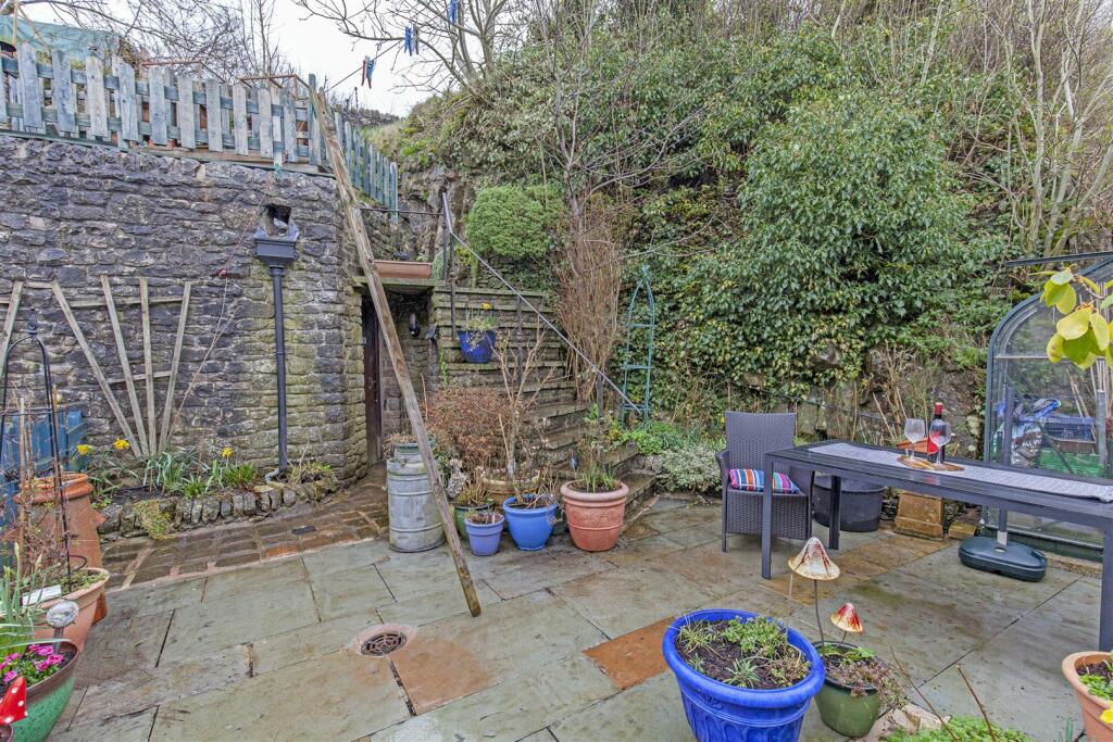 3 bedroom house for sale in Bank View, Tideswell, Buxton, SK17