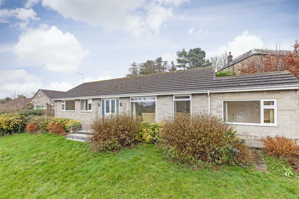 3 bedroom bungalow for sale in Castle Mount Crescent, Bakewell, DE45