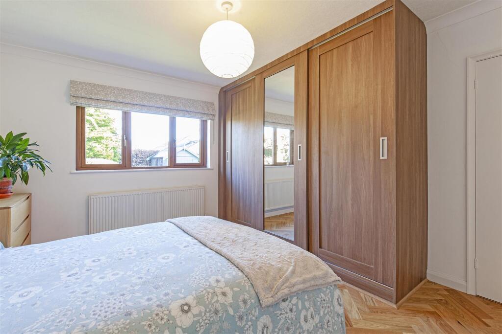 Additional property image - The Close, Great Longstone, Bakewell, Derbyshire, DE45 1TT