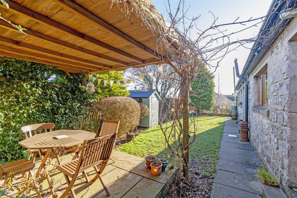 Additional property image - The Close, Great Longstone, Bakewell, Derbyshire, DE45 1TT