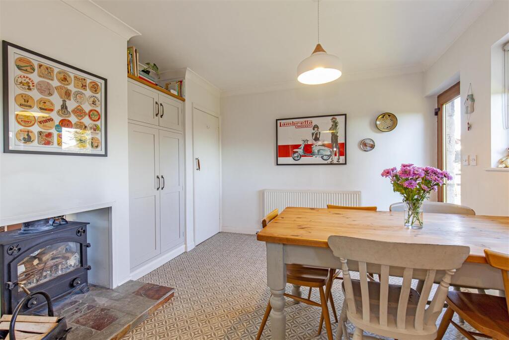 Additional property image - The Close, Great Longstone, Bakewell, Derbyshire, DE45 1TT
