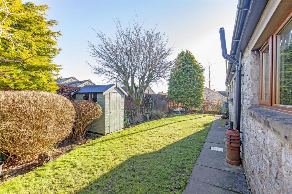 Additional property image - The Close, Great Longstone, Bakewell, Derbyshire, DE45 1TT