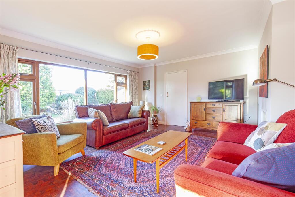 Additional property image - The Close, Great Longstone, Bakewell, Derbyshire, DE45 1TT