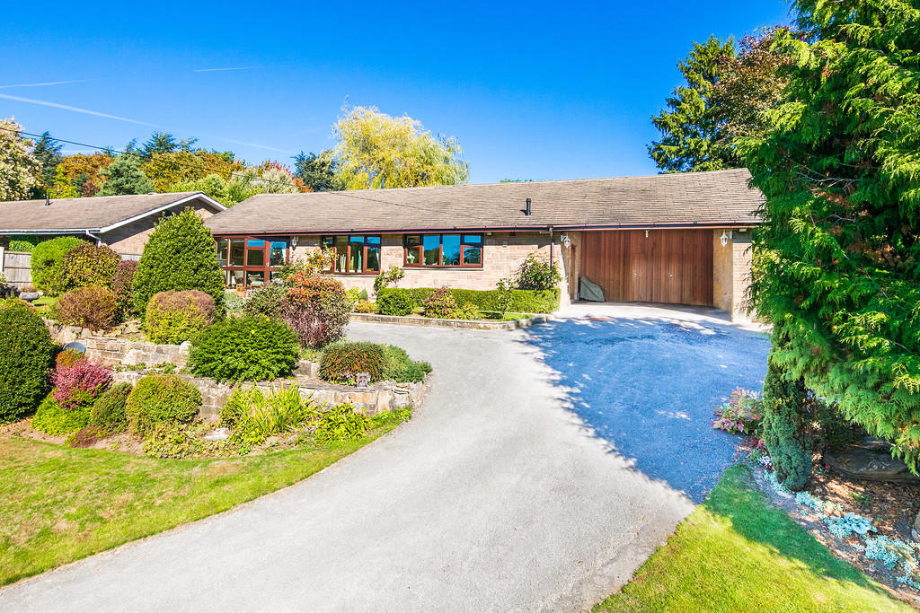 3 bedroom detached bungalow for sale in Calver Road, Baslow, Bakewell, DE45