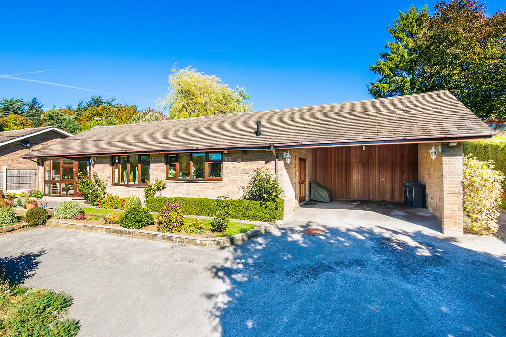 3 bedroom detached bungalow for sale in Calver Road, Baslow, Bakewell, DE45