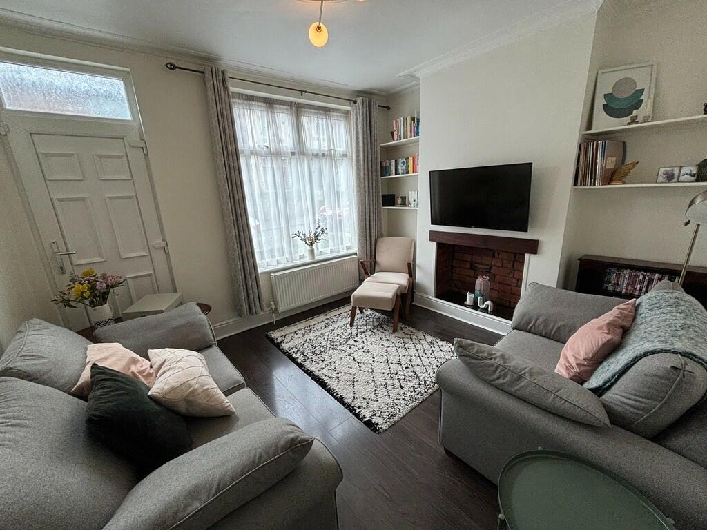 3 bedroom terraced house for rent in Parson Cross Road, Sheffield S6