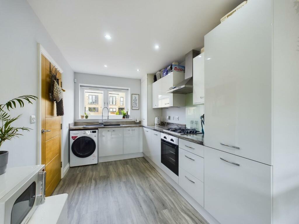 3 bedroom semidetached house for sale in Way, Shipley, BD17