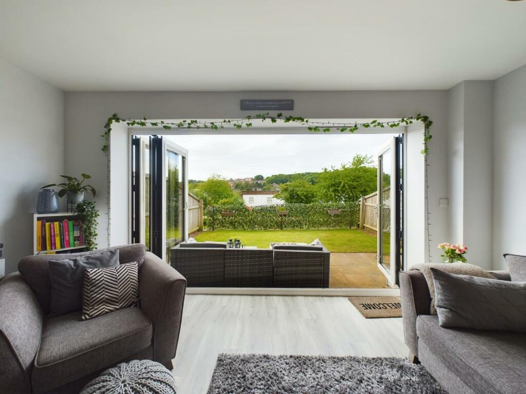 3 bedroom semidetached house for sale in Way, Shipley, BD17