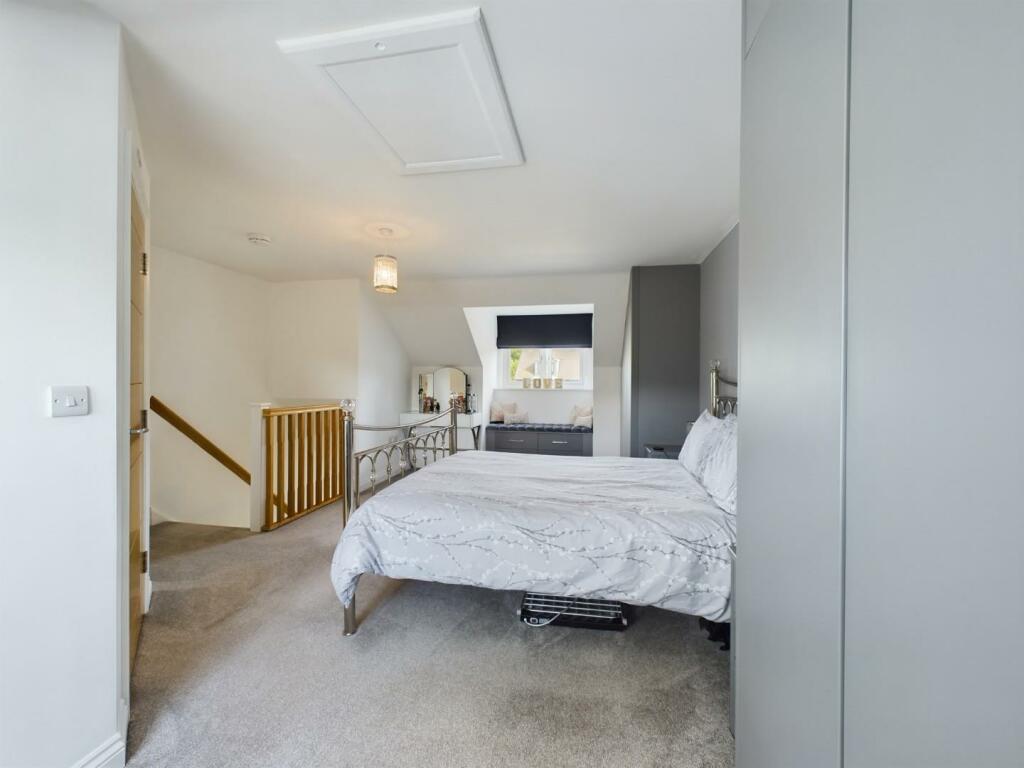 3 bedroom semidetached house for sale in Way, Shipley, BD17