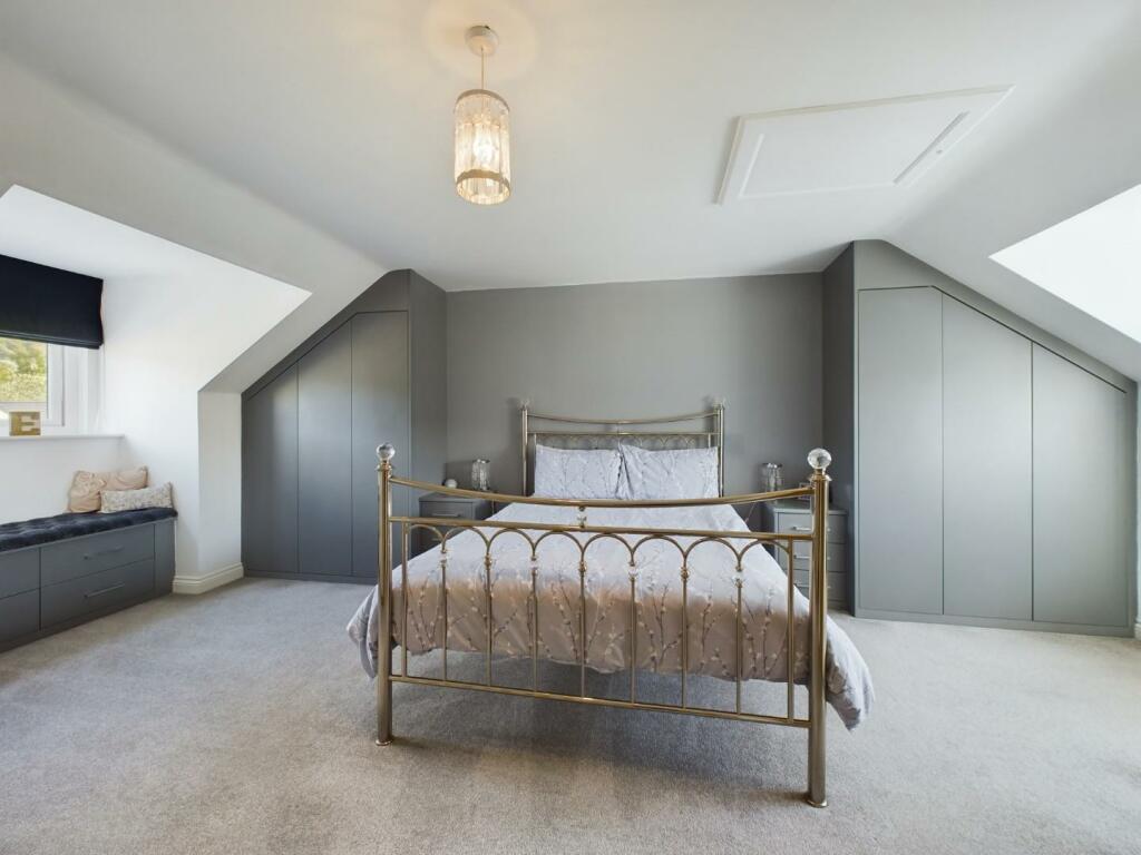 3 bedroom semidetached house for sale in Way, Shipley, BD17