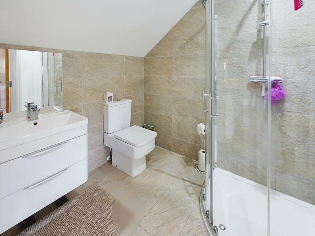 3 bedroom semidetached house for sale in Way, Shipley, BD17