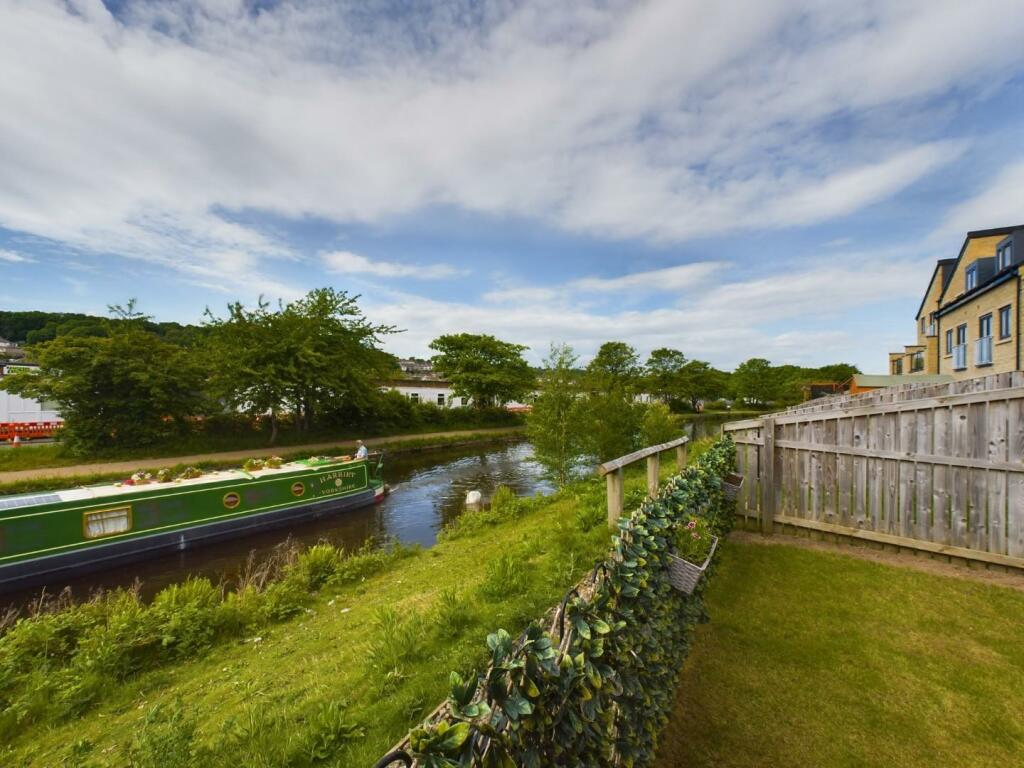 3 bedroom semidetached house for sale in Way, Shipley, BD17