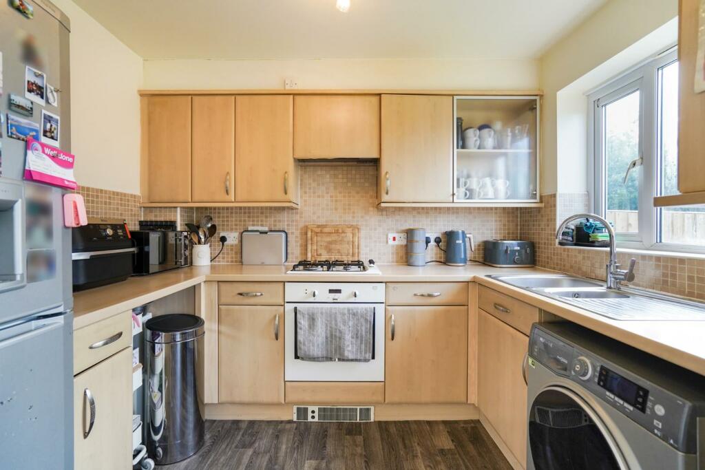Additional property image - Bescot Way, Shipley