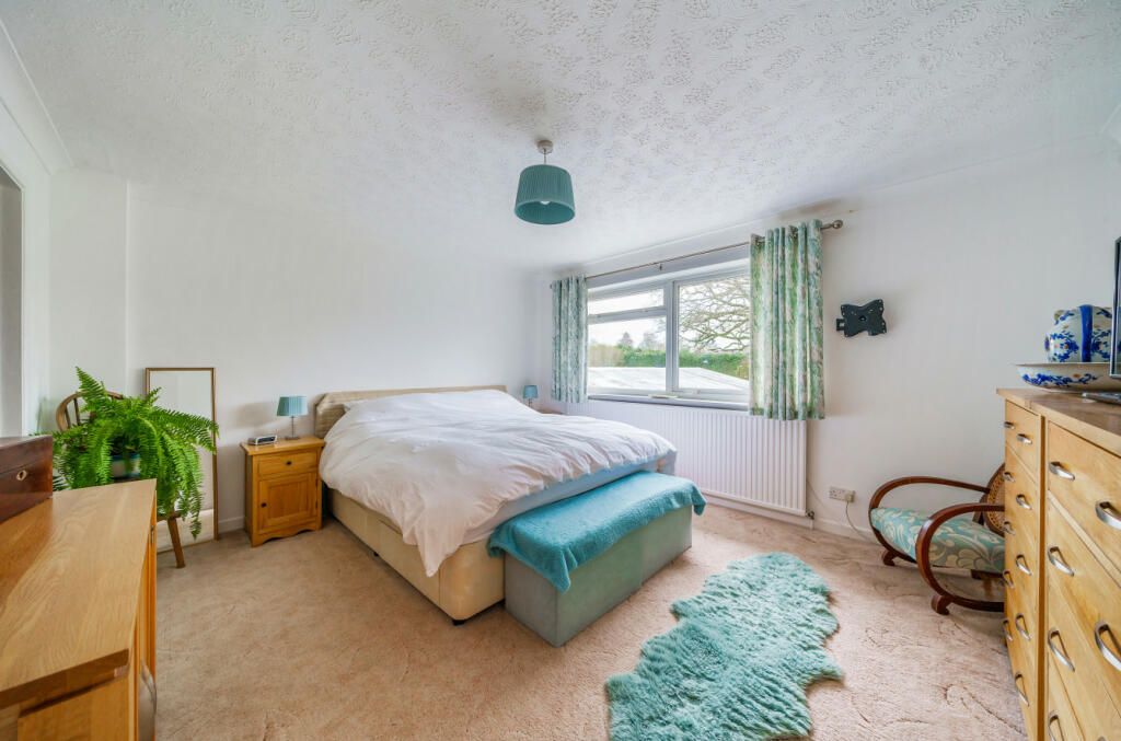 4 bedroom detached house for sale in Weathermore Lane, Four Marks