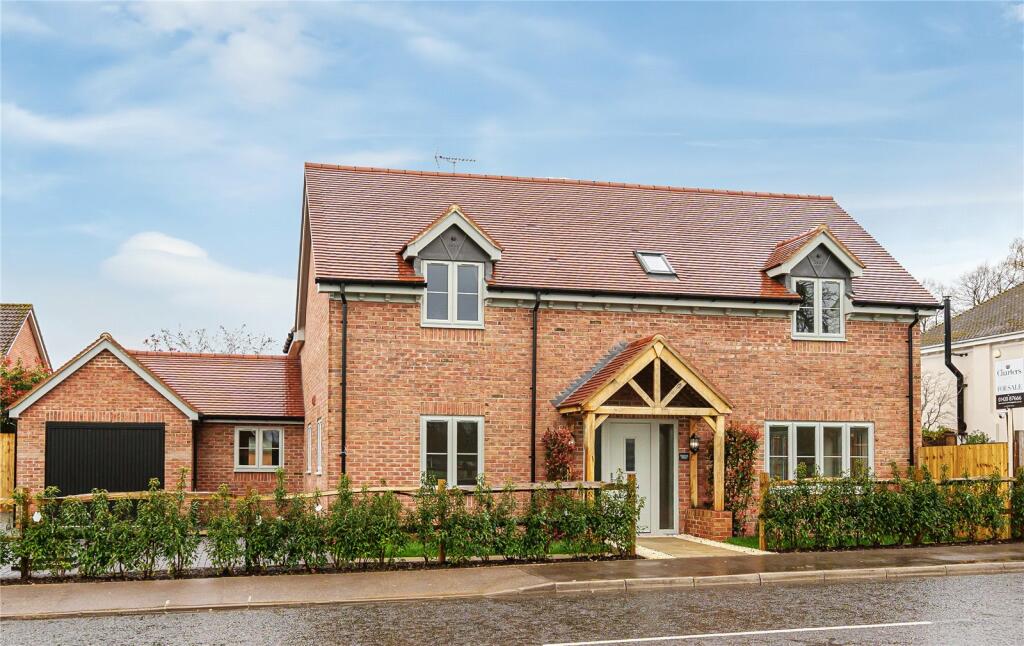 4 bedroom detached house for sale in Clifton Place, Anstey Lane, Alton