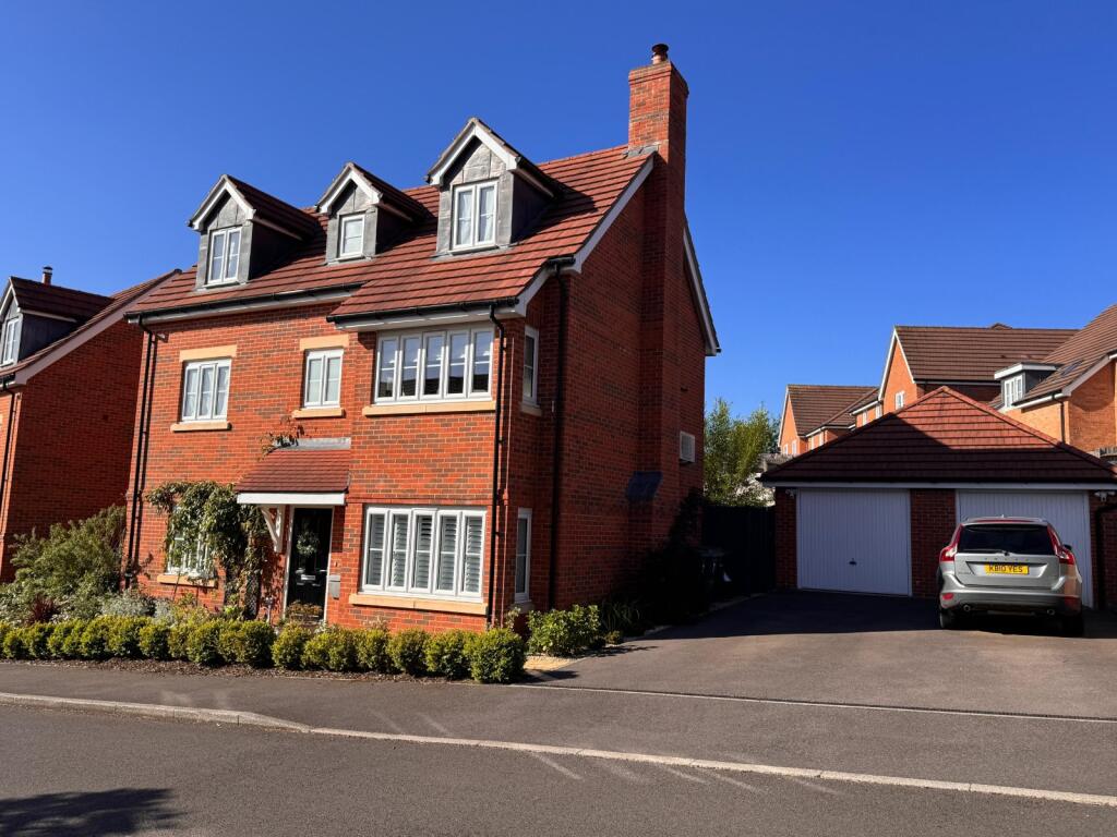 Main image of property: Edith Drive, Alton, Hampshire, GU34