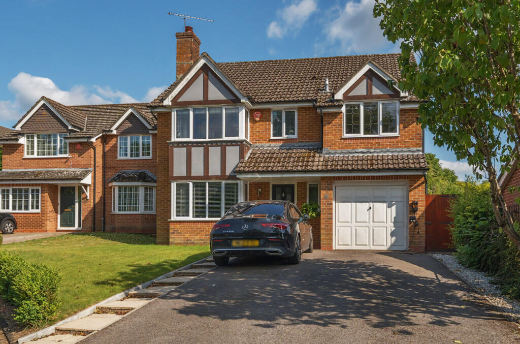 Main image of property: Reads Field, Four Marks, Alton, Hampshire, GU34