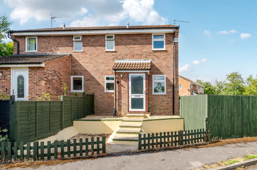 Main image of property: Salisbury Close, Alton, Hampshire, GU34