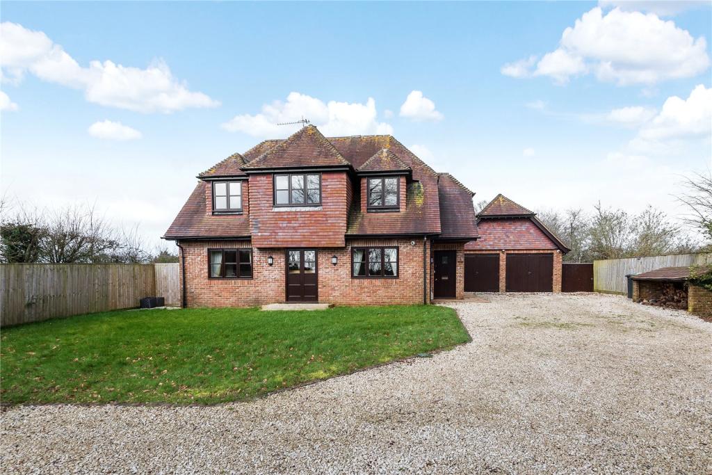5 bedroom detached house for sale in Alton Lane, Four Marks, Alton