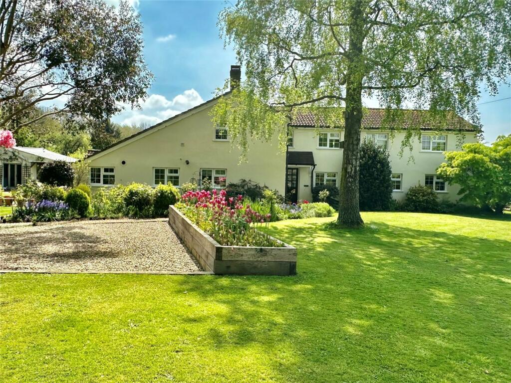 4 bedroom detached house for sale in Soldridge Road, Medstead, Alton