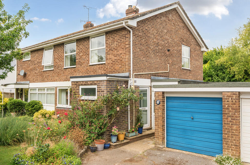 Main image of property: Arle Gardens, Alresford, Hampshire, SO24