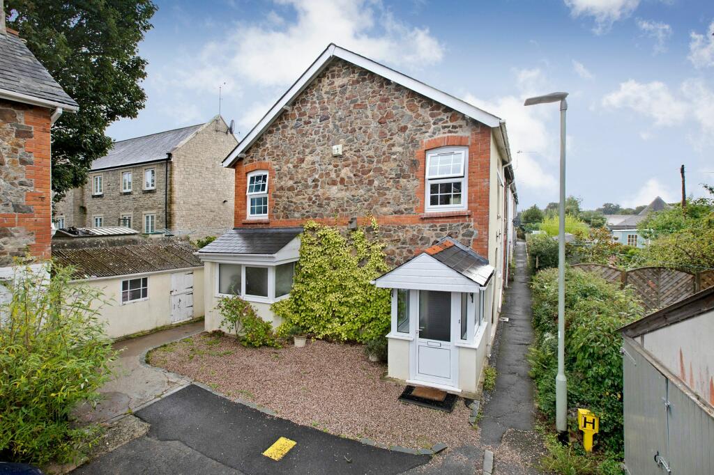 2 bedroom end of terrace house for sale in South View, Bovey Tracey, TQ13