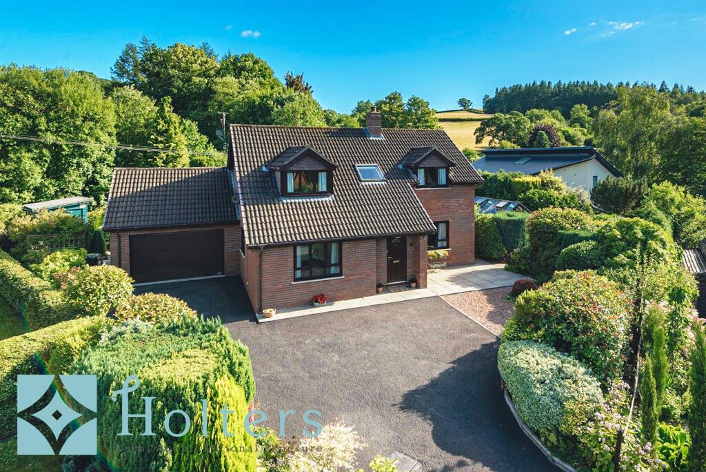 4 bedroom detached house for sale in Irfon Bridge Close, Builth Wells, LD2