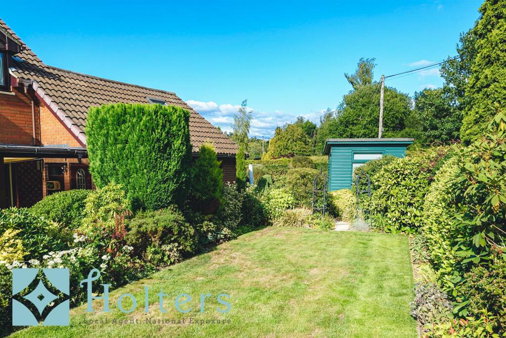 4 bedroom detached house for sale in Irfon Bridge Close, Builth Wells, LD2