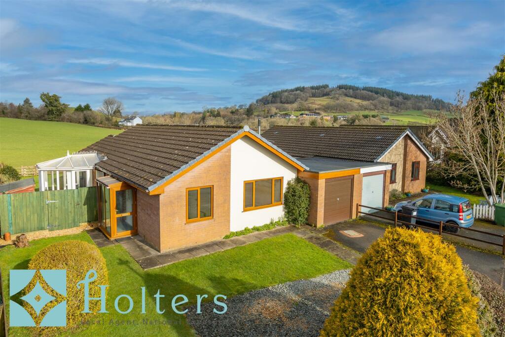 3 bedroom detached bungalow for sale in Parc Yr Irfon, Builth Wells, LD2