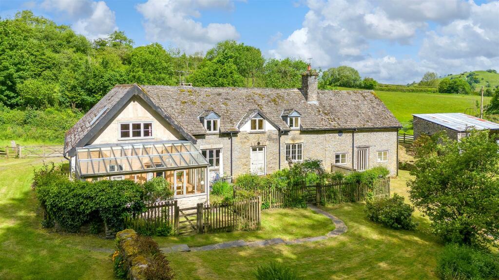 5 bedroom detached house for sale in Cwm Gwyddel, Gladestry, Kington, HR5